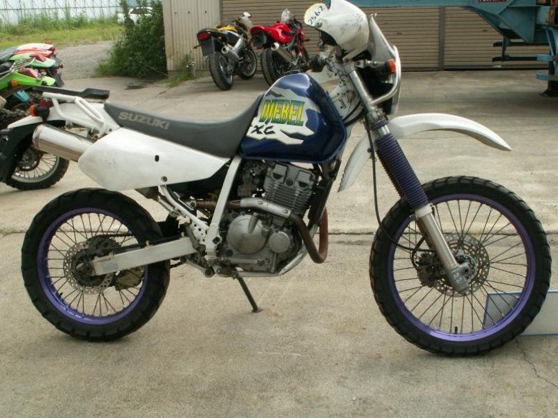 Мотоцикл Suzuki Djebel 250