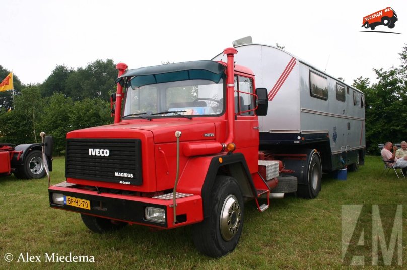 Седельный тягач магирус