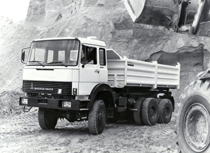 Грузовик магирус