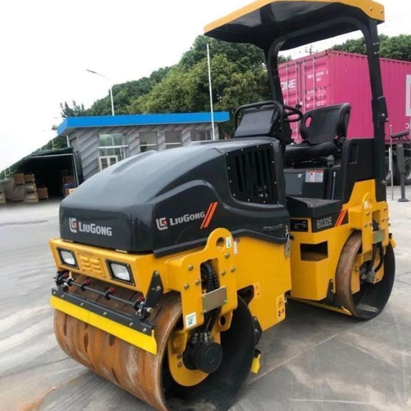 Каток асфальтовый