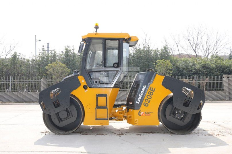 Каток Liugong clg6616e