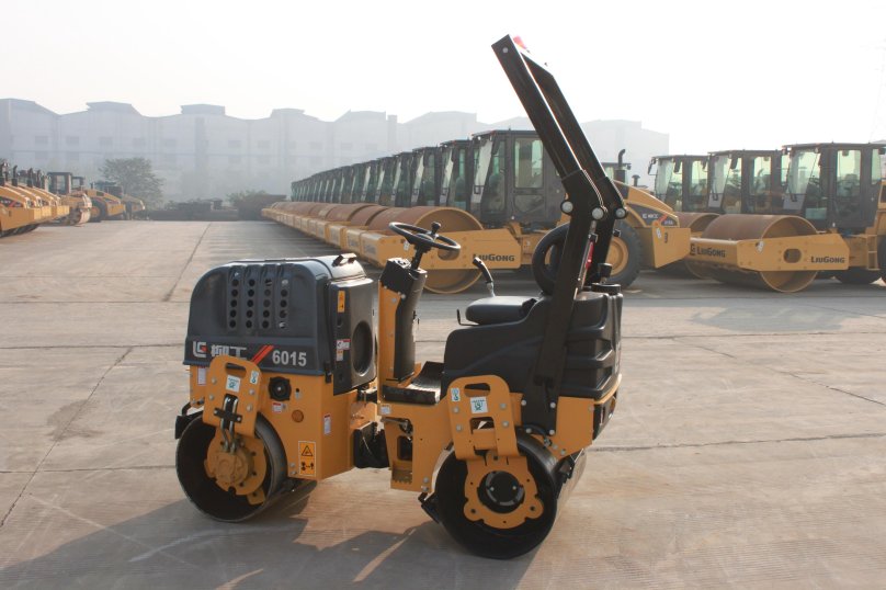 Каток дорожный Liugong CLG 6015e