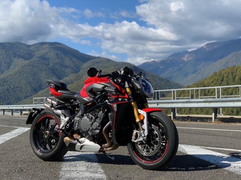 Мотоцикл агуста 1000 RR