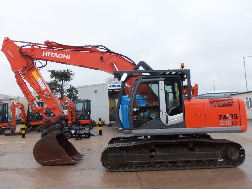 Hitachi 210 экскаватор