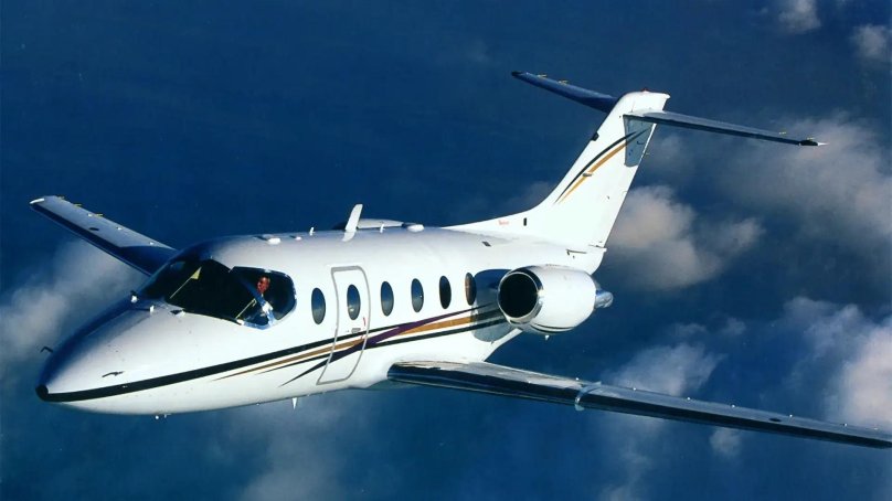 Hawker 400
