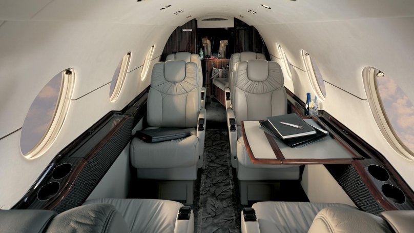 Hawker 400xp салон