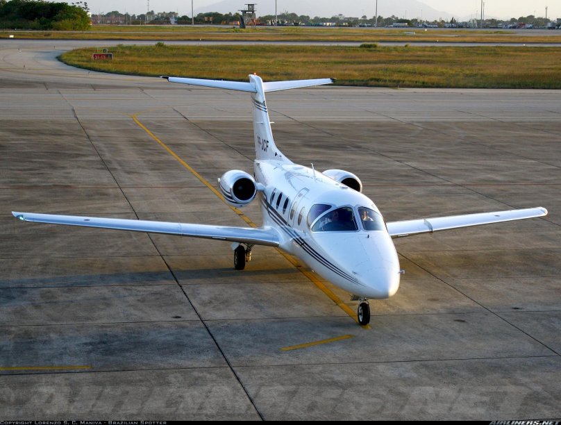 Hawker 400