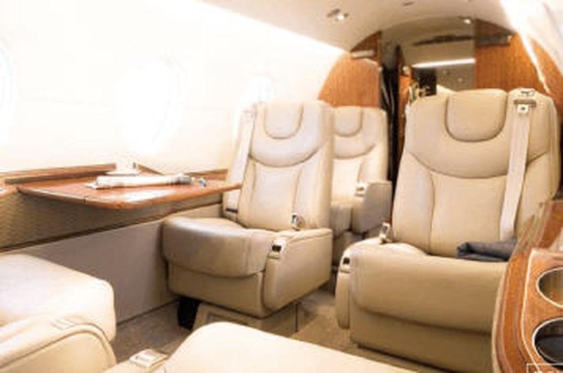 Hawker 400xp салон