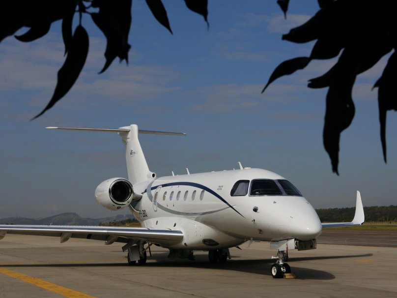 Самолет Эмбраер бизнес Джет