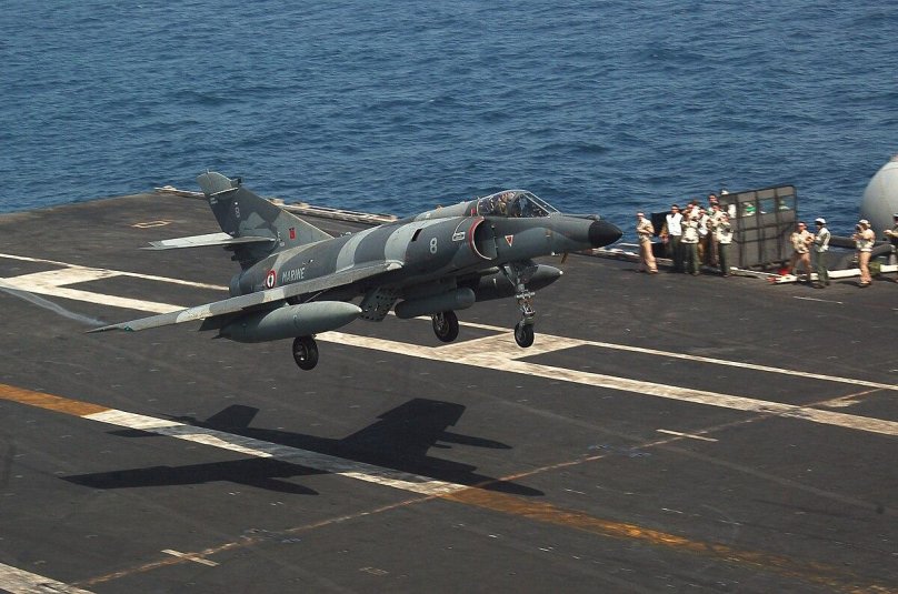 Dassault Etendard палубный истребитель-бомбардировщик