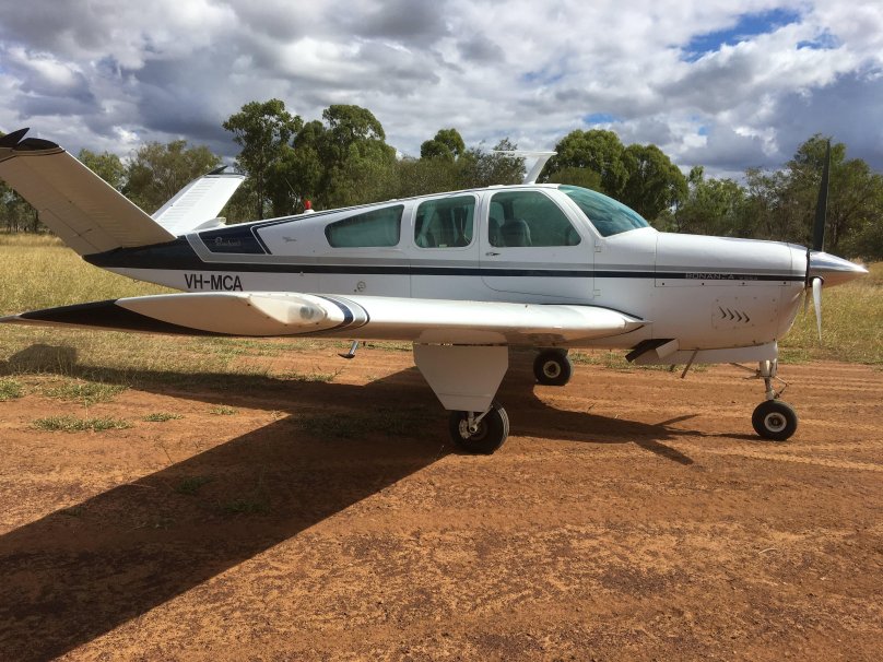 Самолет Бичкрафт Бонанза