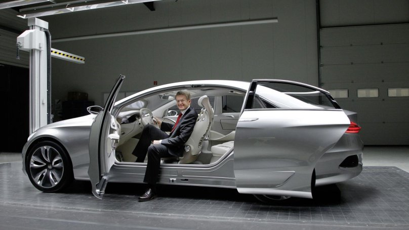 Mercedes-Benz 2010 f800