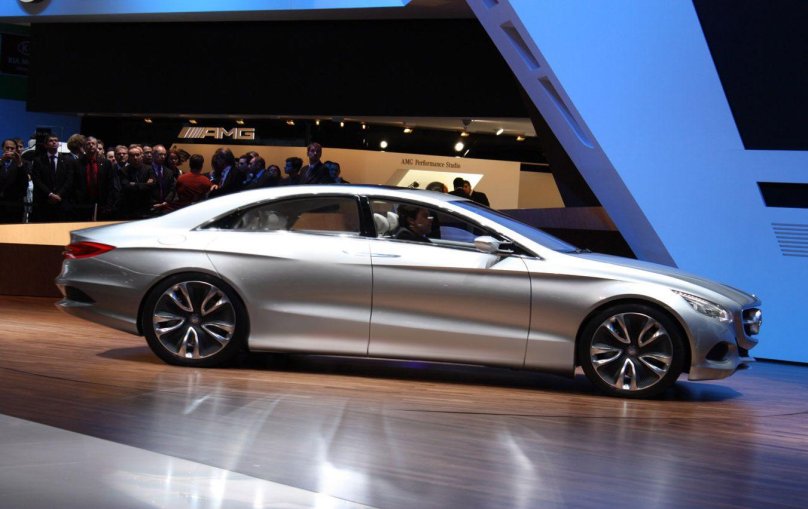 Мерседес Бенц f800 Black