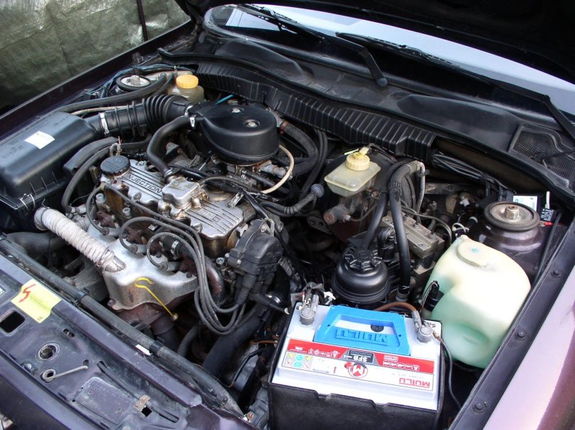 Моторный отсек Опель Вектра с