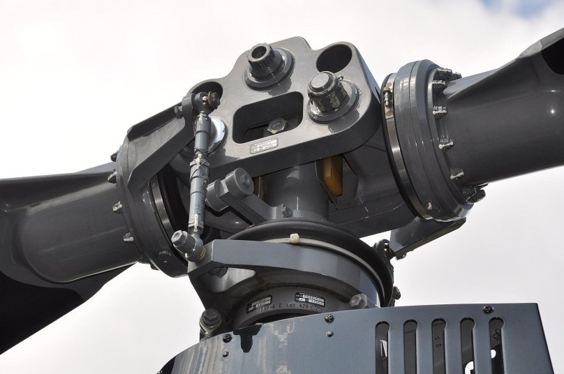 Втулка несущего винта Робинсон 44