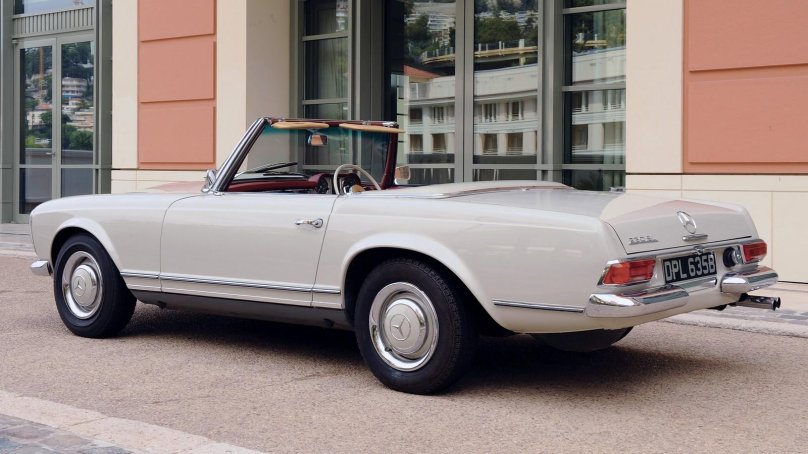Mercedes-Benz 230 SL