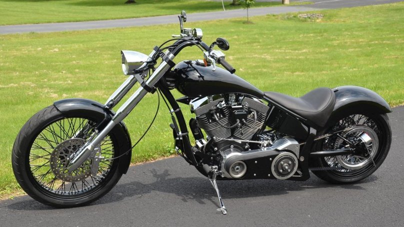 Мотоцикл чоппер Харлей