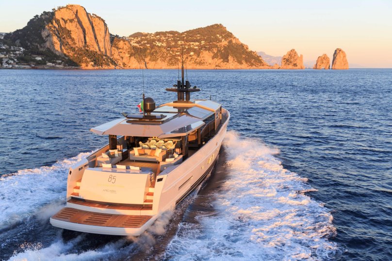 Яхта Аркадия