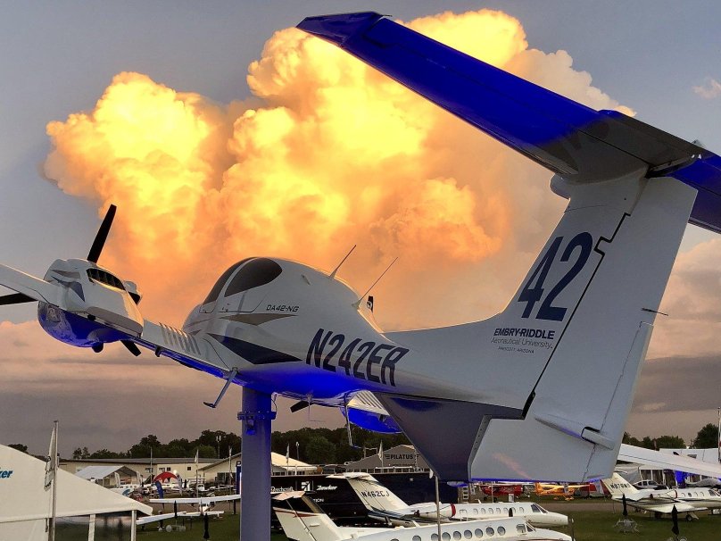 Ошкош самолеты