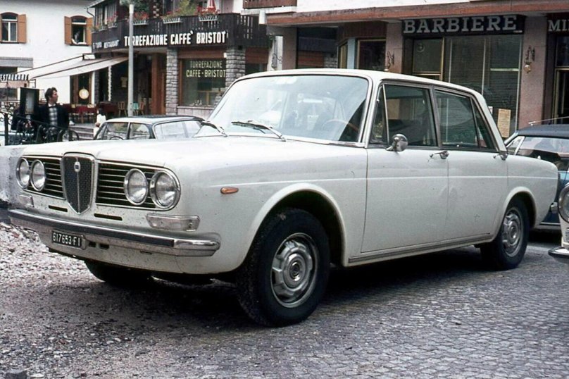 Автомобиль Lancia Flavia 1960