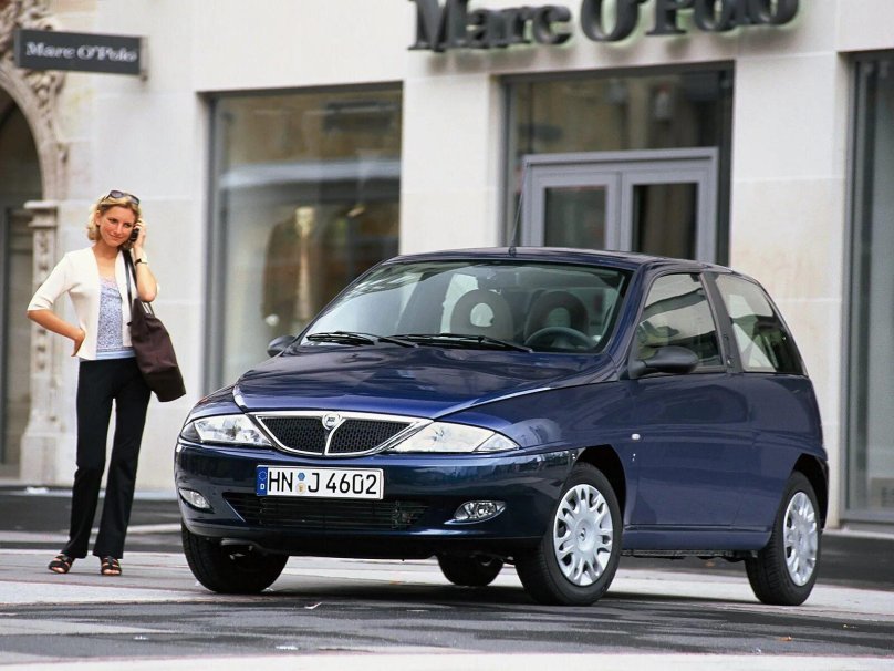 Лянча автомобиль Ypsilon