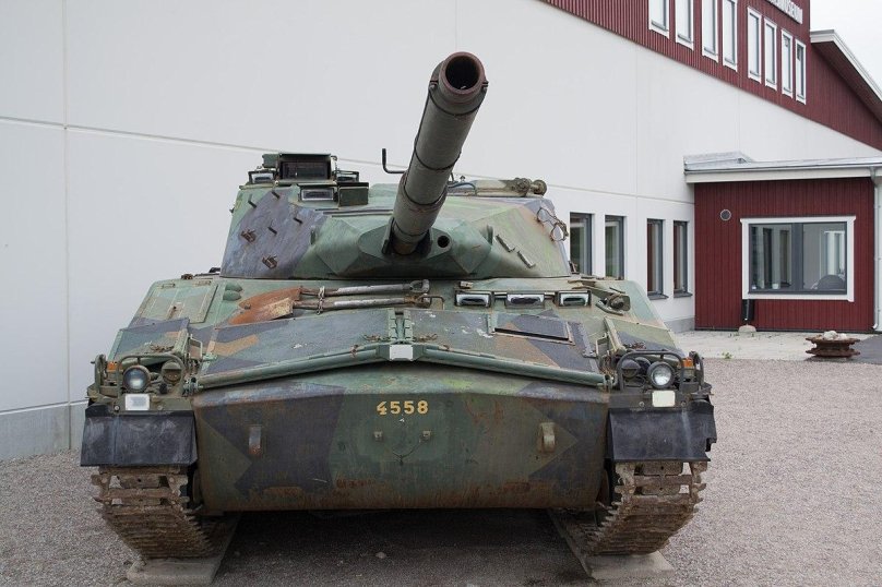 Танк Stridsvagn 122