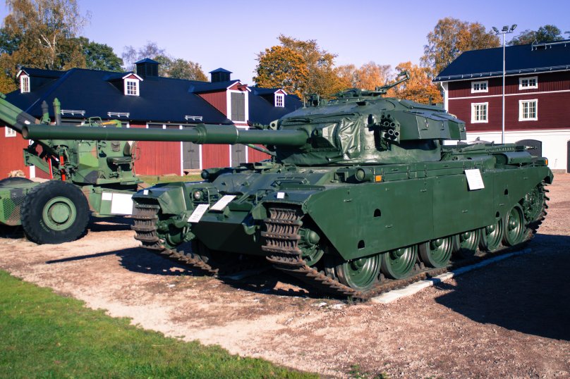 Танк Stridsvagn-2000