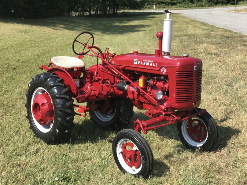 Трактор farmall