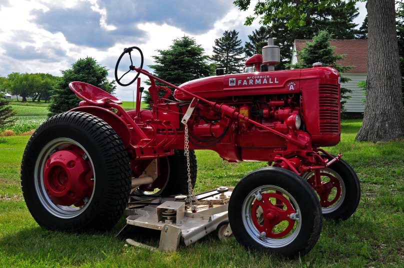 Трактор farmall