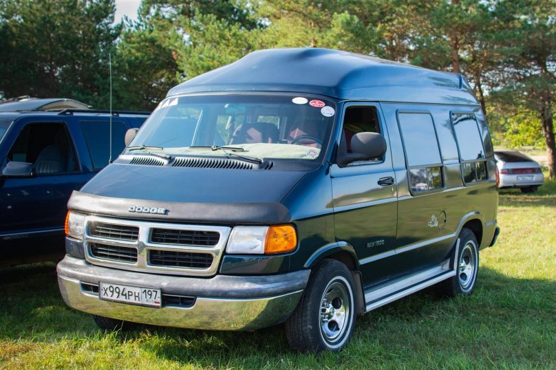 Фургон dodge Ram van