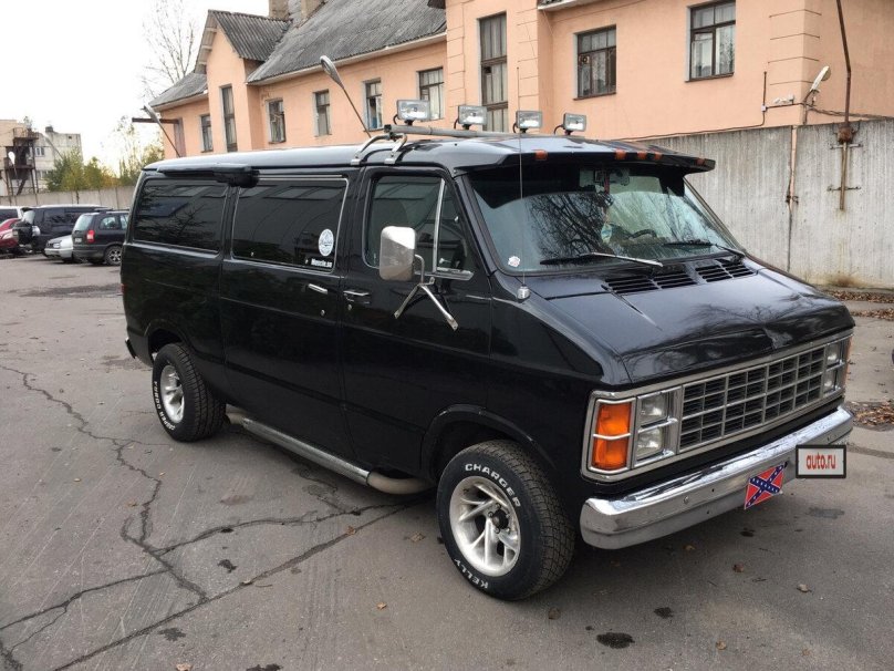 Dodge Ram van 4+4