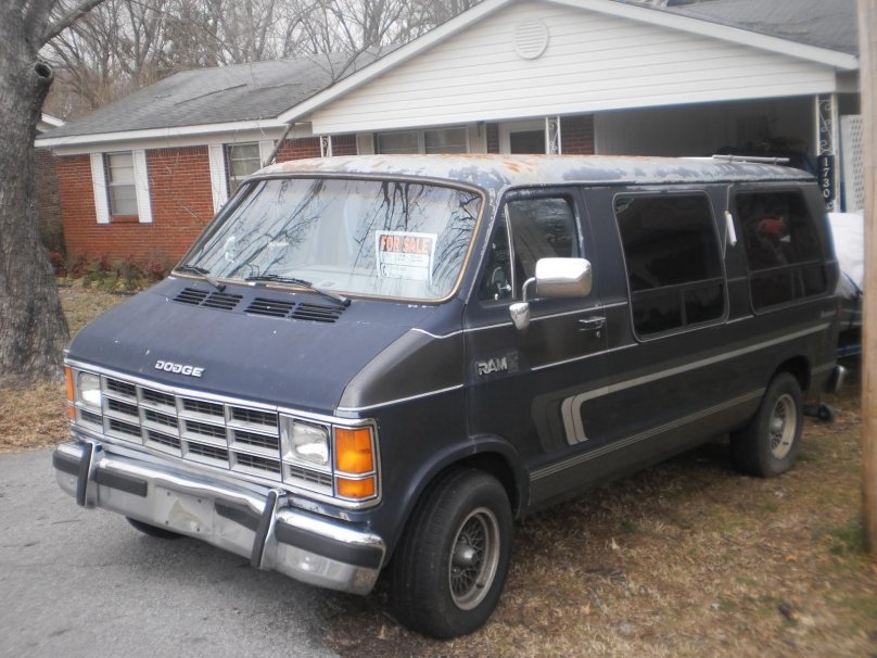 Dodge Ram van 1986
