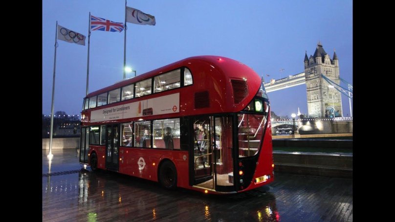 Дабл Деккер автобус