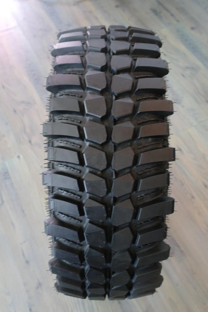 Шина Lakesea Alligator 235x75-15 l