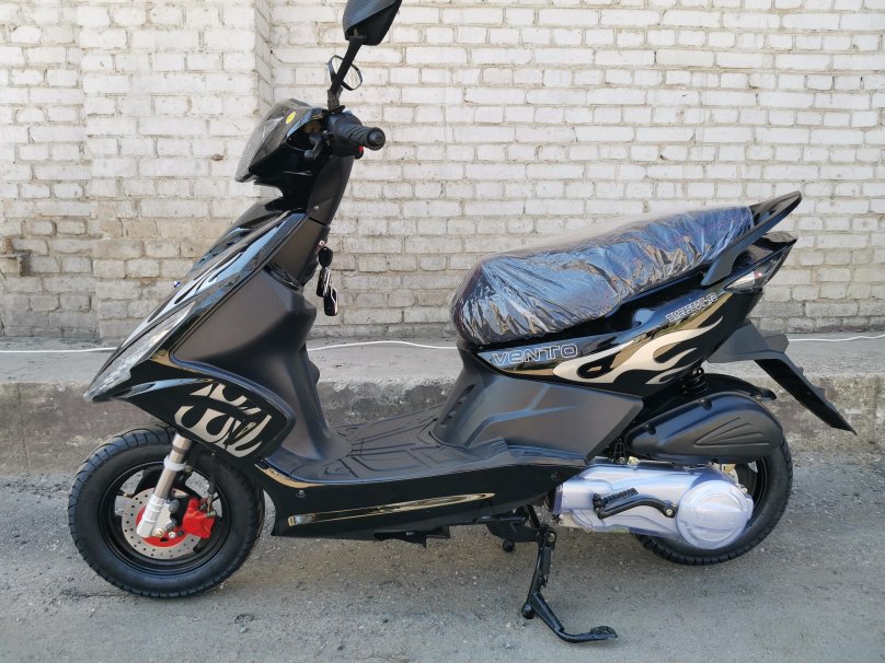 Скутер Vento Corsa 50(150)