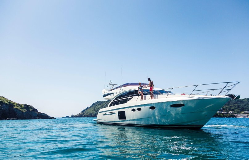 Моторная яхта принцесс 60