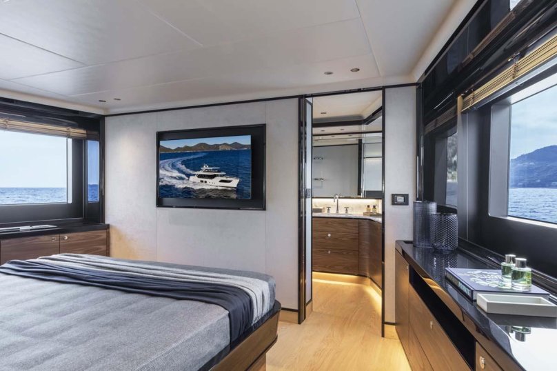 Absolute Navetta 52