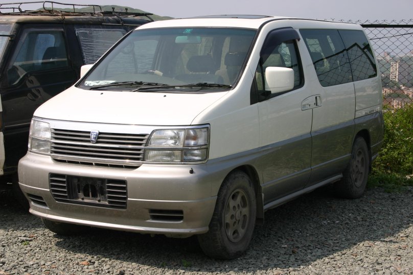 Nissan Elgrand 1999
