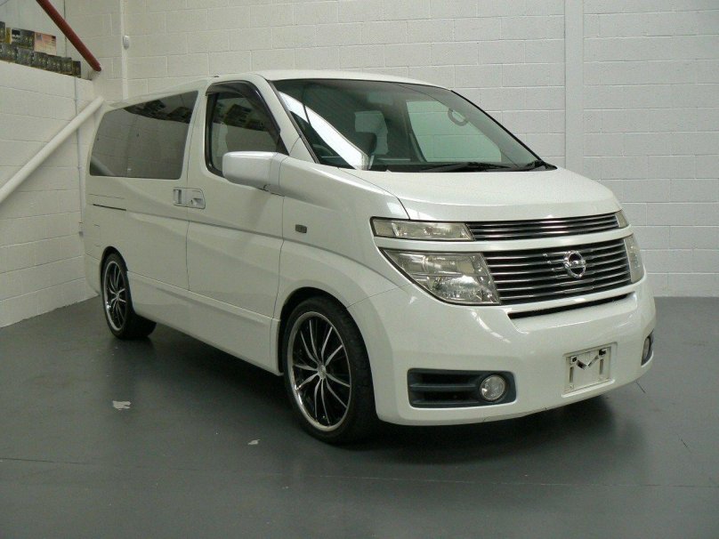 Nissan Elgrand e51