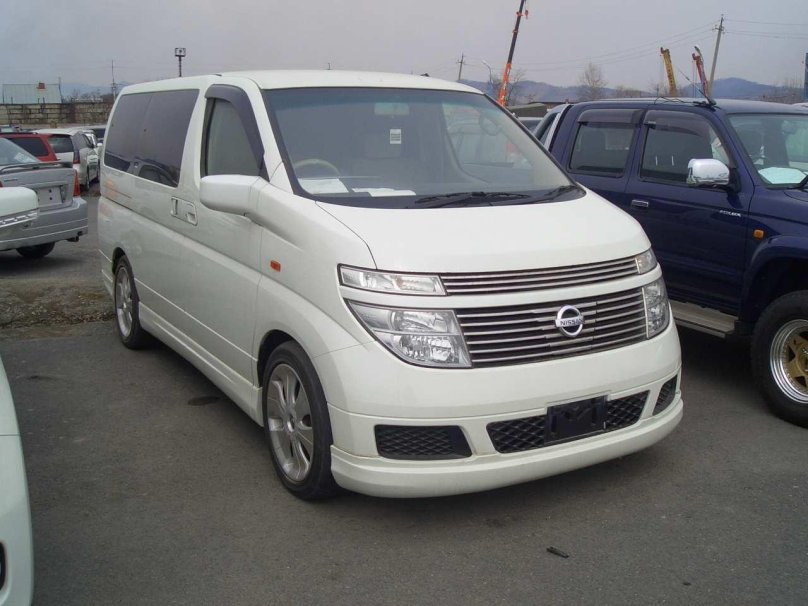 Nissan Elgrand 2004