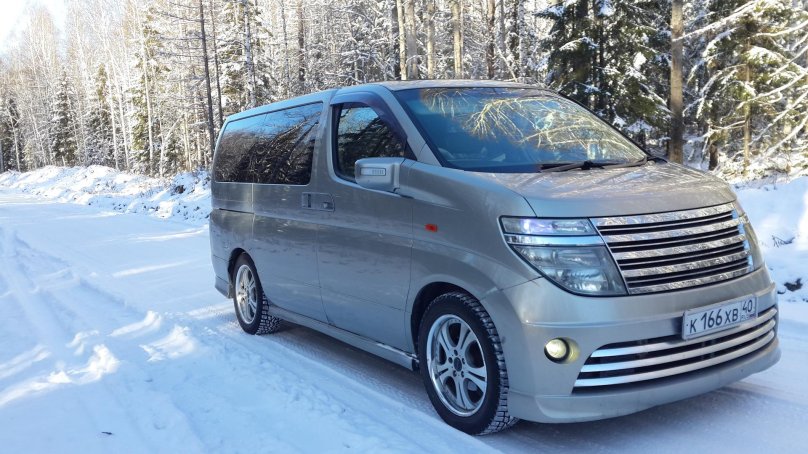Nissan Elgrand 2002