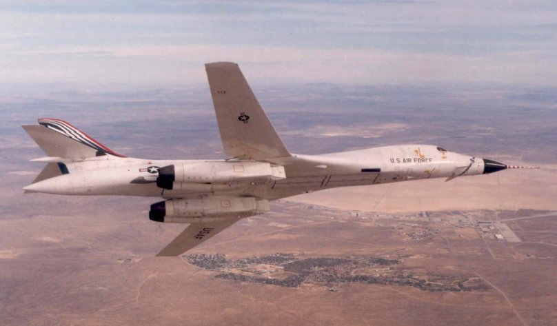 Rockwell b-1 Lancer бомбардировщик