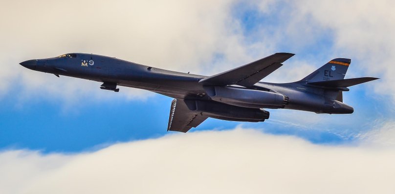 B 1 Lancer in Hi-res