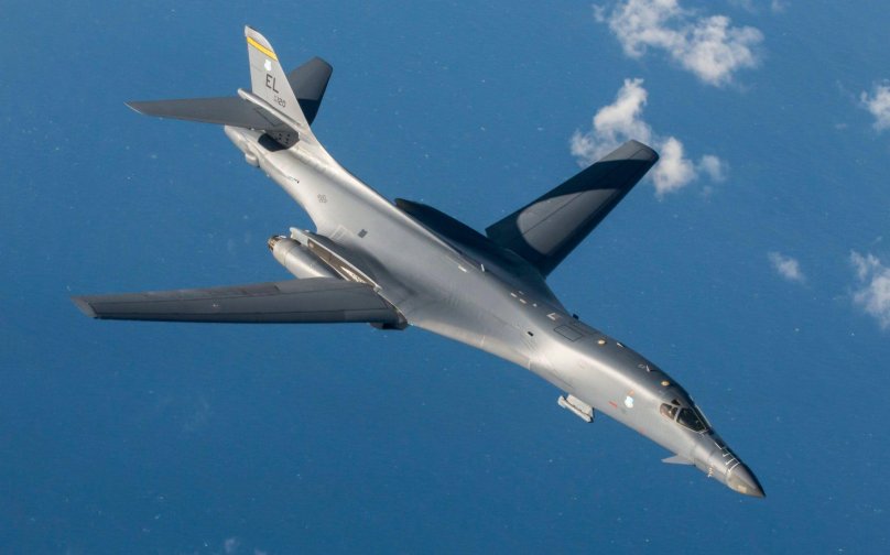 Rockwell b-1 «Лансер»