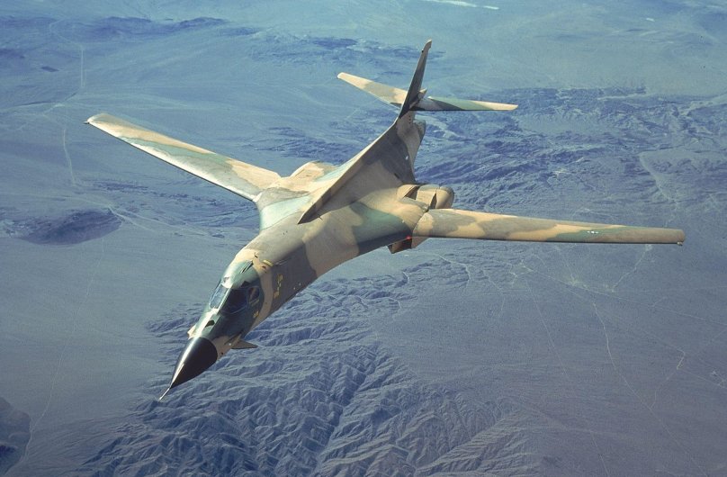 Б1 Лансер бомбардировщик