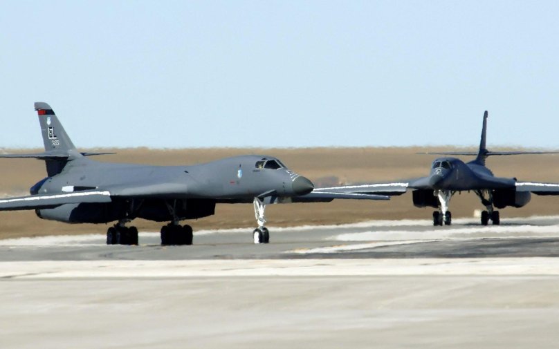 Rockwell b-1 «Лансер»