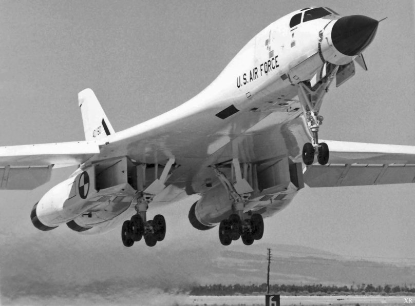 Б1 Лансер бомбардировщик