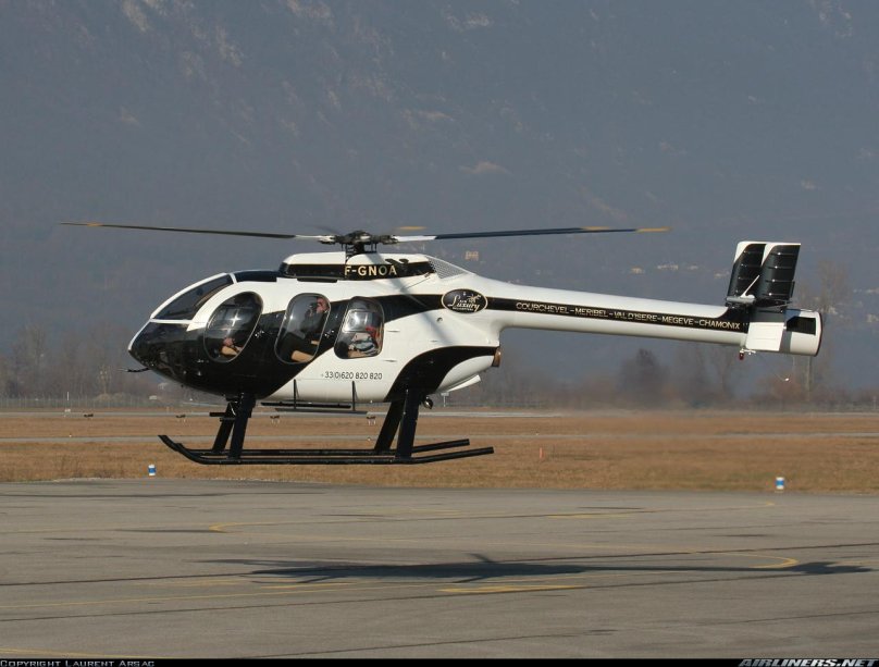 MD 600 Helicopter