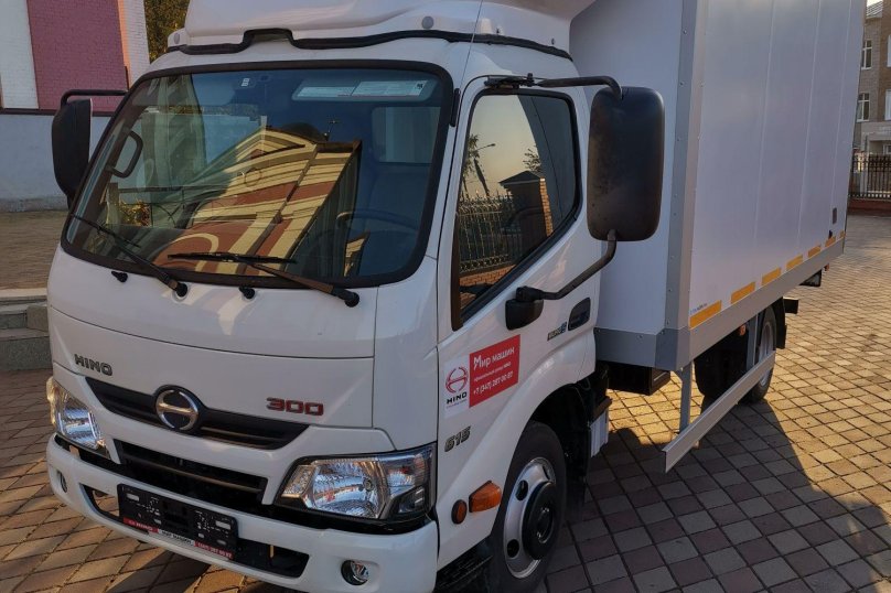 Hino 300 2020