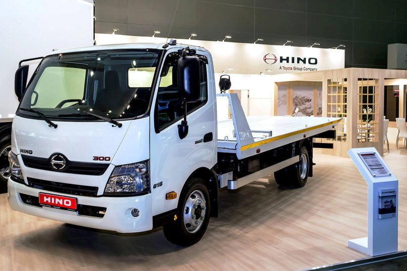 Hino 300 XZU